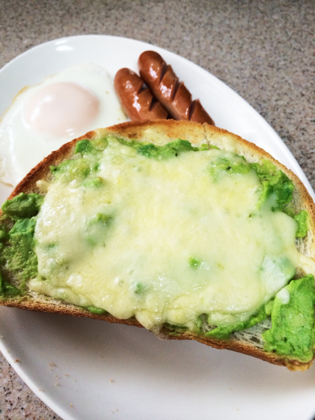 朝食に☆簡単アボガドトーストの画像