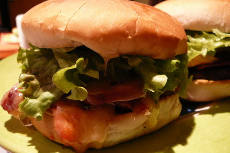 これぞ外国 ｎｚ ジャイアントバーガー レシピ 作り方 By かなｂａｎａｎａ クックパッド 簡単おいしいみんなのレシピが358万品