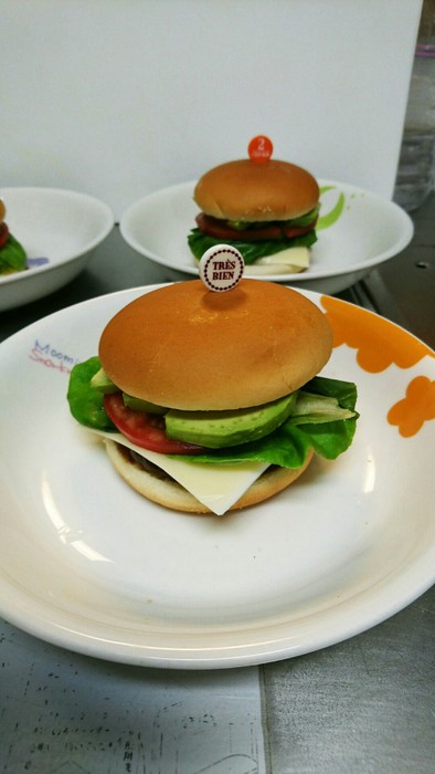簡単‼照り焼きハンバーガーの写真