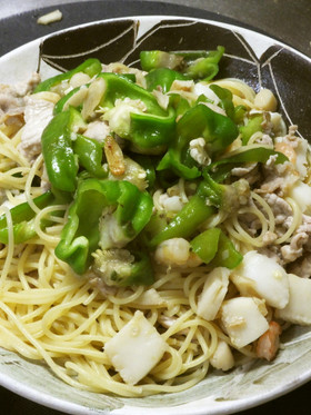 シーフードとピーマンの塩焼きスパゲティー