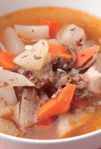 ☆ホットチリソース☆牛肉と根菜のスープ