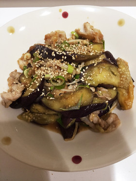 ご飯がすすむ!ナスと豚肉のごまポン酢炒め