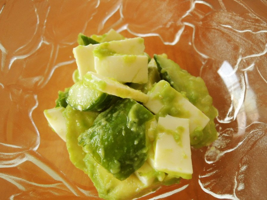 アボカドとたたき胡瓜のチーズサラダの画像