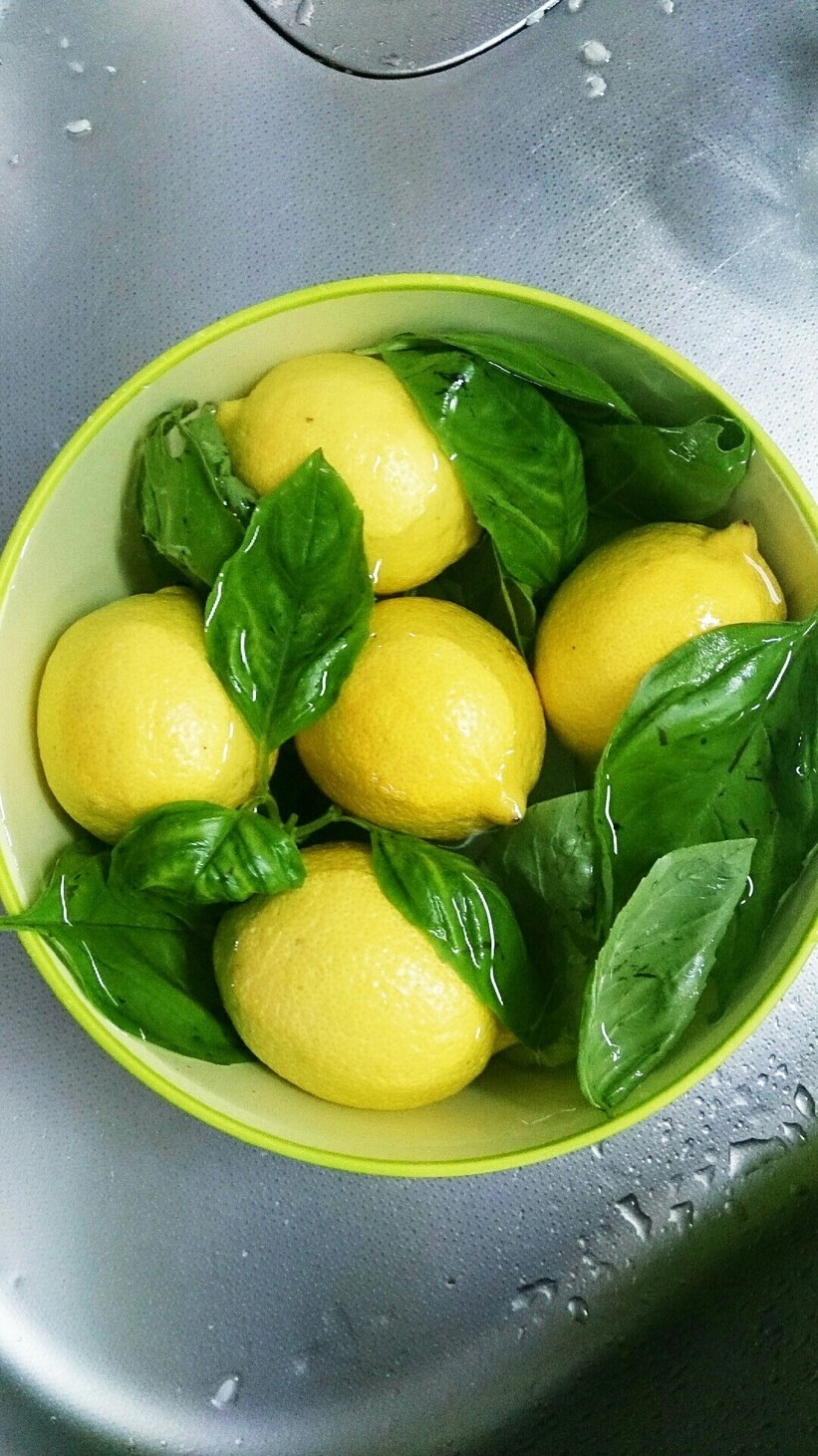レモン&バジルのソース／夏の旬野菜の画像