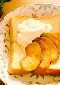 朝食おやつにりんご水切りヨーグルトースト
