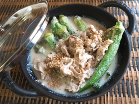 【夏の鍋】まるごとオクラと豚肉の豆乳鍋