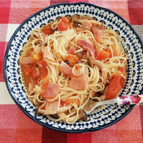 トマトとベーコンの簡単パスタ