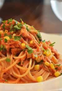 スパゲッティ ツナとトウモロコシのアラビアータ