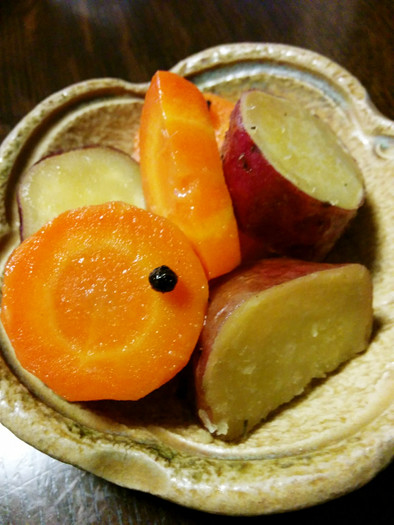 薩摩芋と人参のグラッセの写真
