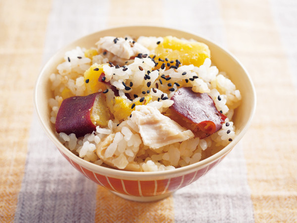 鶏肉とさつまいもの炊きこみご飯
