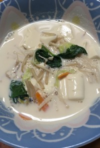 きのこと豆腐の豆乳スープ