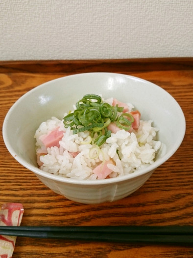 【京都丹波】九条ねぎとベーコンの炊込ご飯の写真