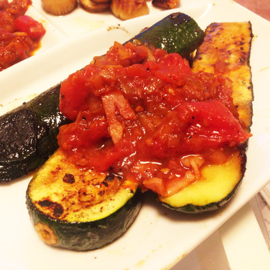 ズッキーニのステーキ☆トマトソースがけの写真