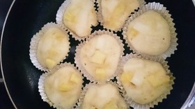 フライパンで☆林檎とさつまいもの蒸しパン