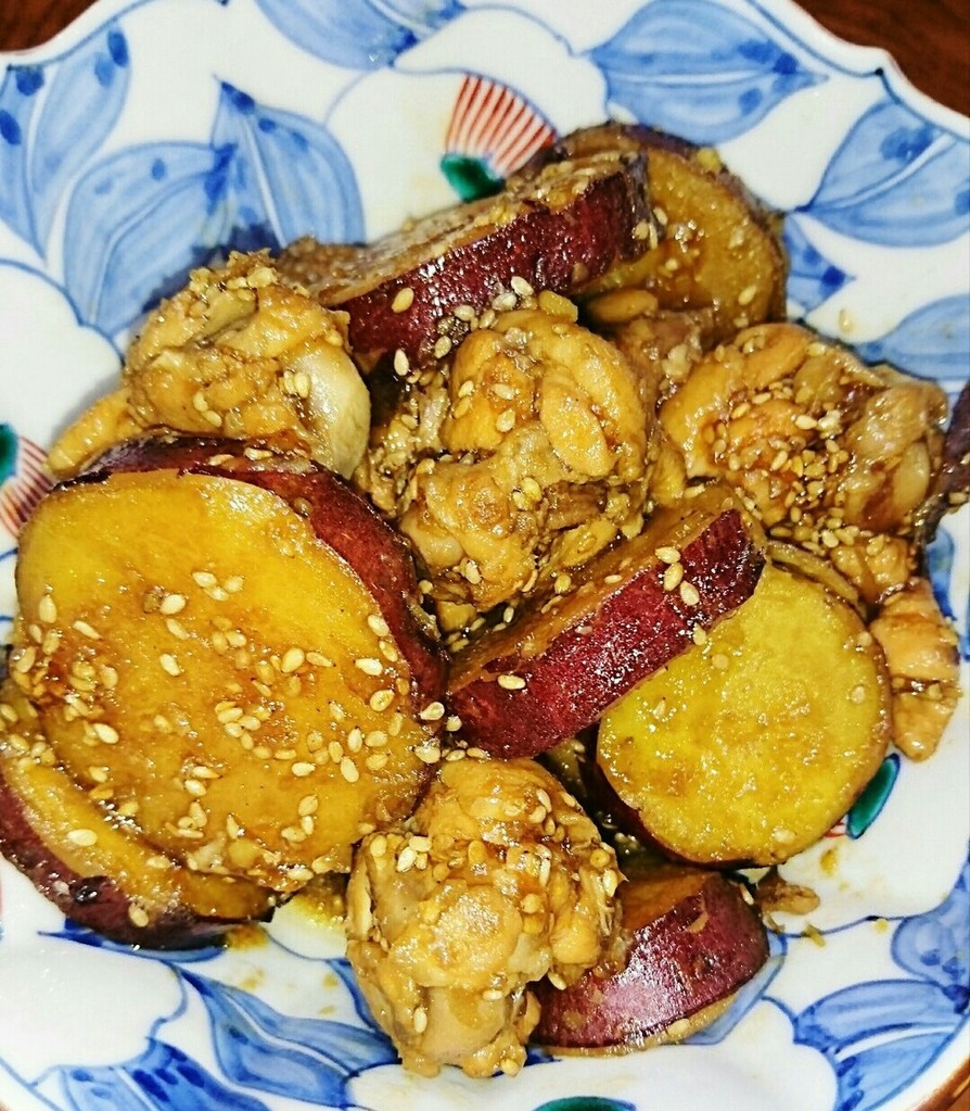 さつま芋と鶏手羽元の甘辛煮の画像