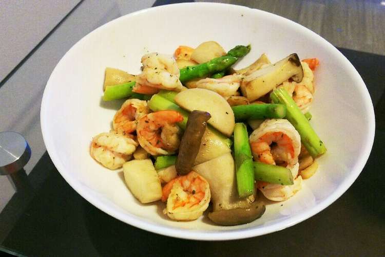 ちょっぴりお洒落 海老のハーブ炒め レシピ 作り方 By リトルメケコ クックパッド 簡単おいしいみんなのレシピが360万品