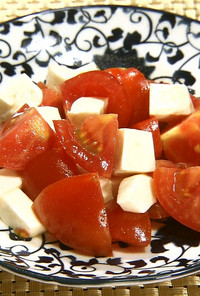モッツァレラチーズとトマトの簡単サラダ