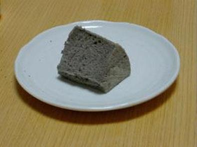 黒ごまシフォンケーキの写真