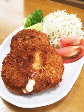 カリふわとろ〜り♡チーズイン鶏ミンチカツ
