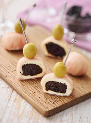 プルーンとクリームチーズのピンチョスの写真