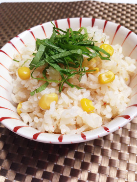 簡単!カニ缶とコーンで炊き込みご飯。