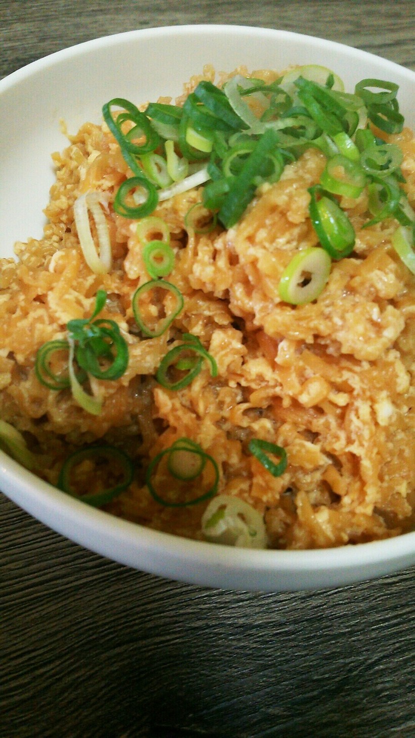 ヤバいレシピ！簡単節約チキンラーメン丼♪の画像