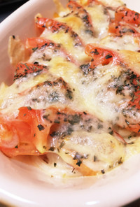【簡単】トマトとバジルのチーズ焼き