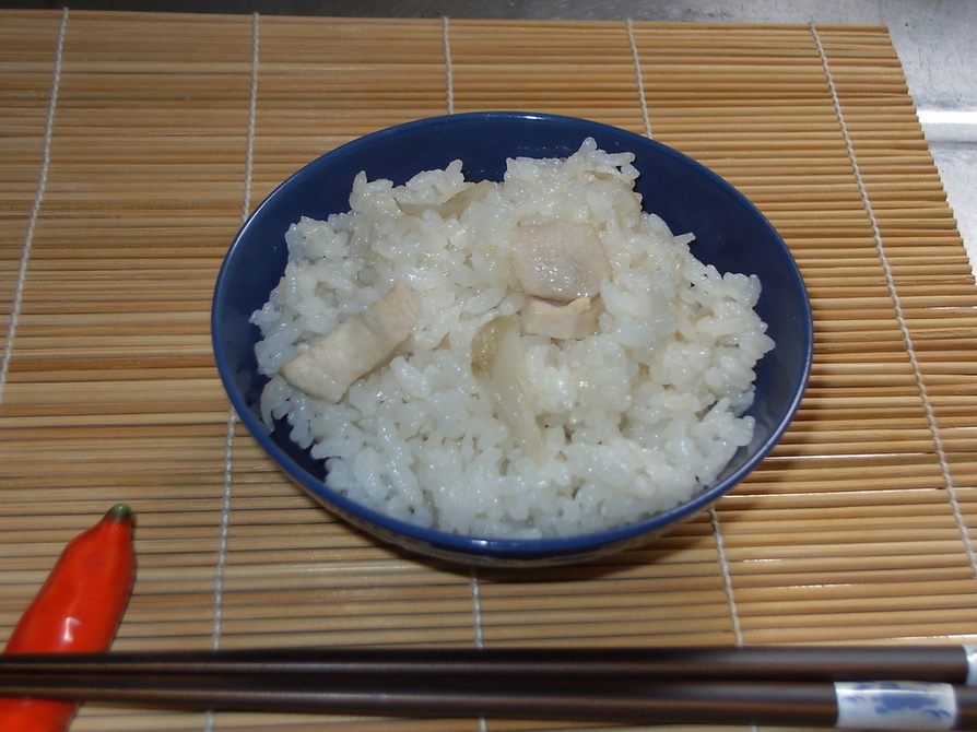 鶏とごぼうの炊き込みご飯の画像
