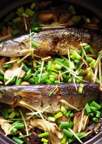 秋刀魚ときのこの土鍋炊込みご飯わたごと
