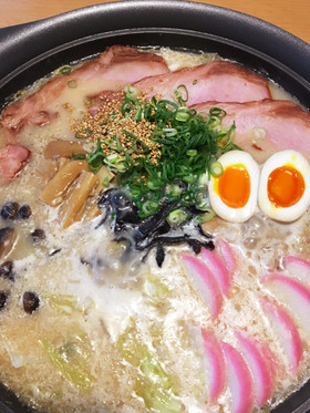 絶品!濃厚とんこつ醤油風ラーメン鍋