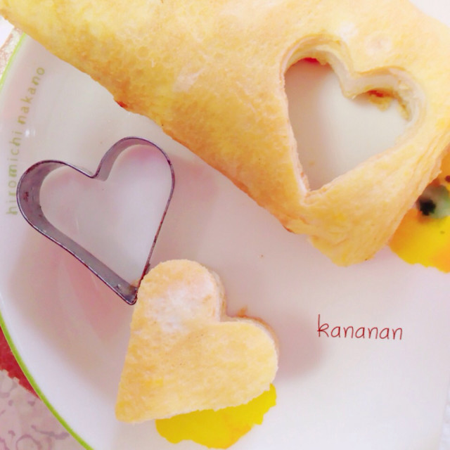 可愛いハートの卵焼きの型抜き お弁当に レシピ 作り方 By Kananan777 クックパッド