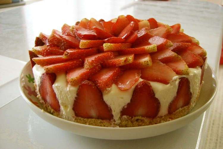 豪華 イチゴのレアチーズケーキ レシピ 作り方 By Kozu1027 クックパッド 簡単おいしいみんなのレシピが366万品