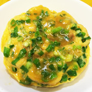 レンジで簡単 ふわふわ卵と麩の美肌丼の写真