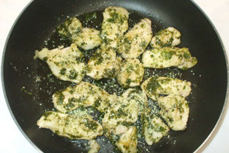 鶏むね肉のバジルソース 簡単バジルチキン レシピ 作り方 By 漢方薬のタカキ大林店 クックパッド 簡単おいしいみんなのレシピが358万品