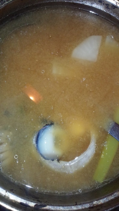 マグロ目玉の味噌汁の写真