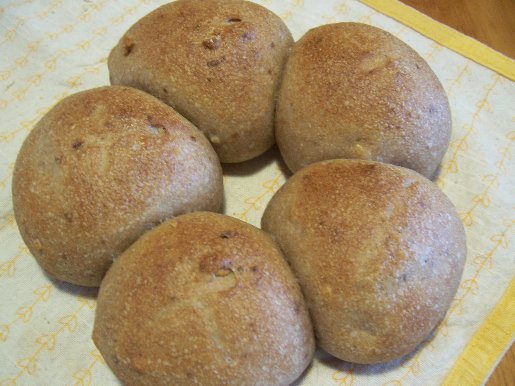 フライパンで焼く天然酵母パン（玄米）の画像