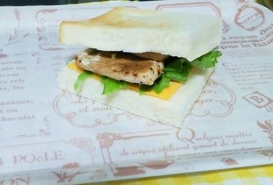 台湾風サンドイッチ　【豬排三明治】の写真