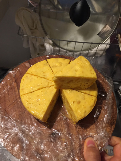 簡単すぎ！炊飯器でかぼちゃのチーズケーキの写真