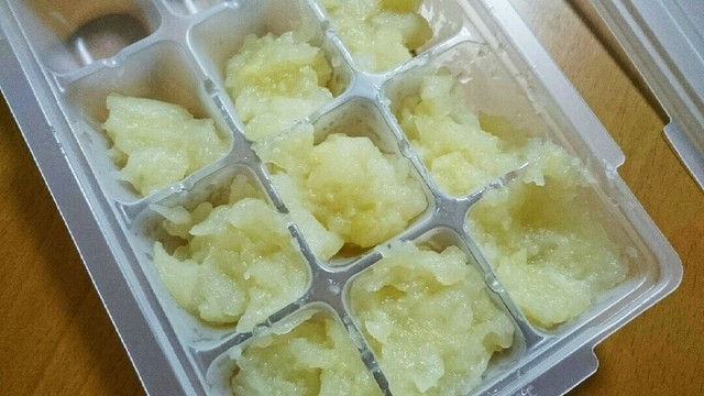 離乳食初期 鍋ひとつでりんごペースト レシピ 作り方 By つるみ クックパッド 簡単おいしいみんなのレシピが360万品