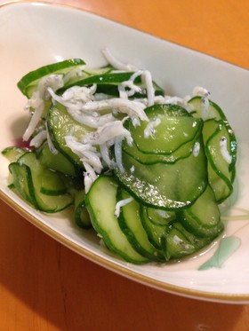 きゅうりとしらすの酢の物