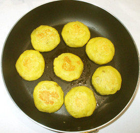 スイートポテト餅♪簡単美味しいフライパン
