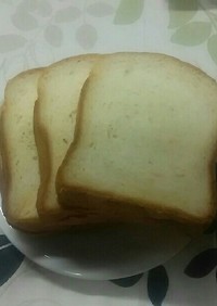 簡単余った生クリームでふっくら柔らかパン