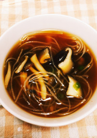 簡単★ピリ辛中華春雨スープ