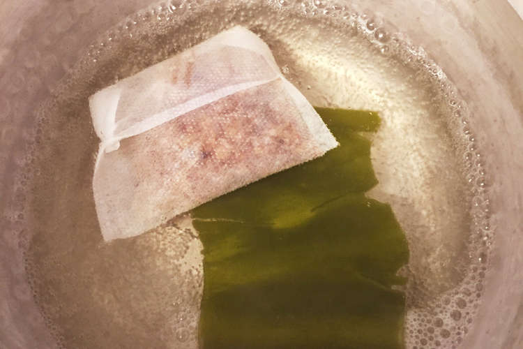 昆布かつお出汁 離乳食にも大人ご飯にも レシピ 作り方 By 13baby クックパッド 簡単おいしいみんなのレシピが359万品