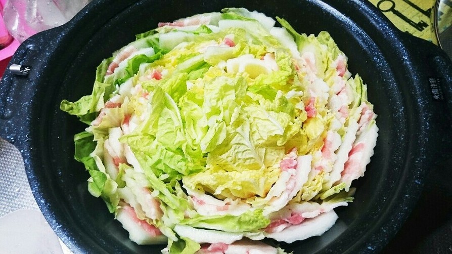 シンプルでも美味！白菜と豚バラ肉の花咲鍋の画像