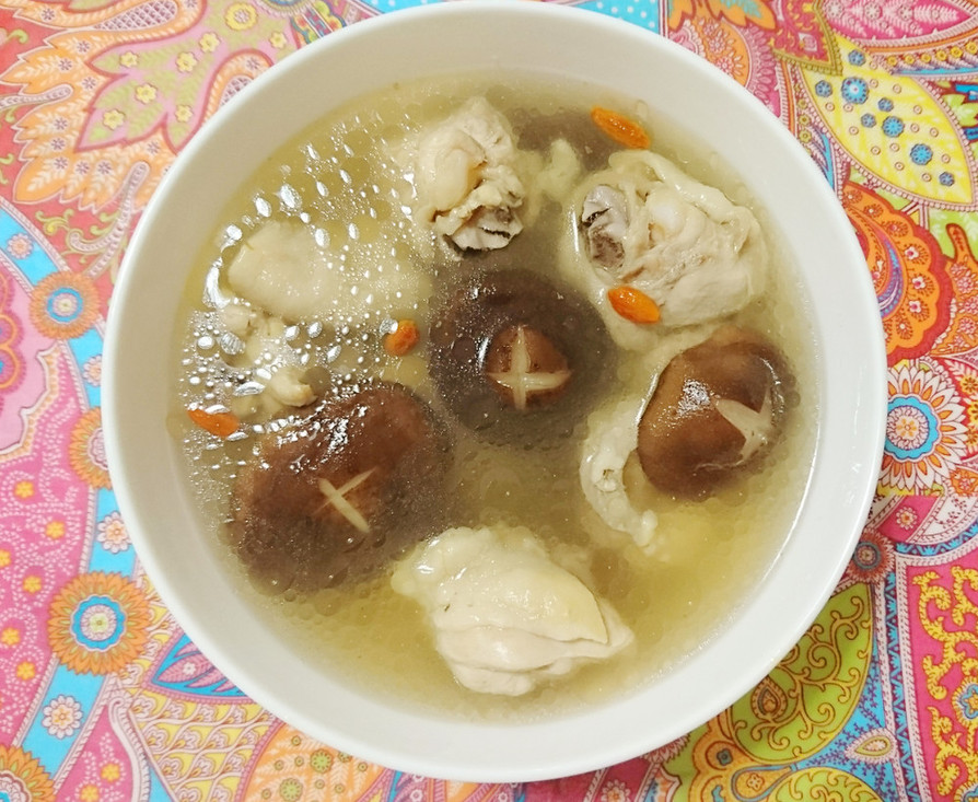 台湾の鶏肉にんにくスープ！の画像