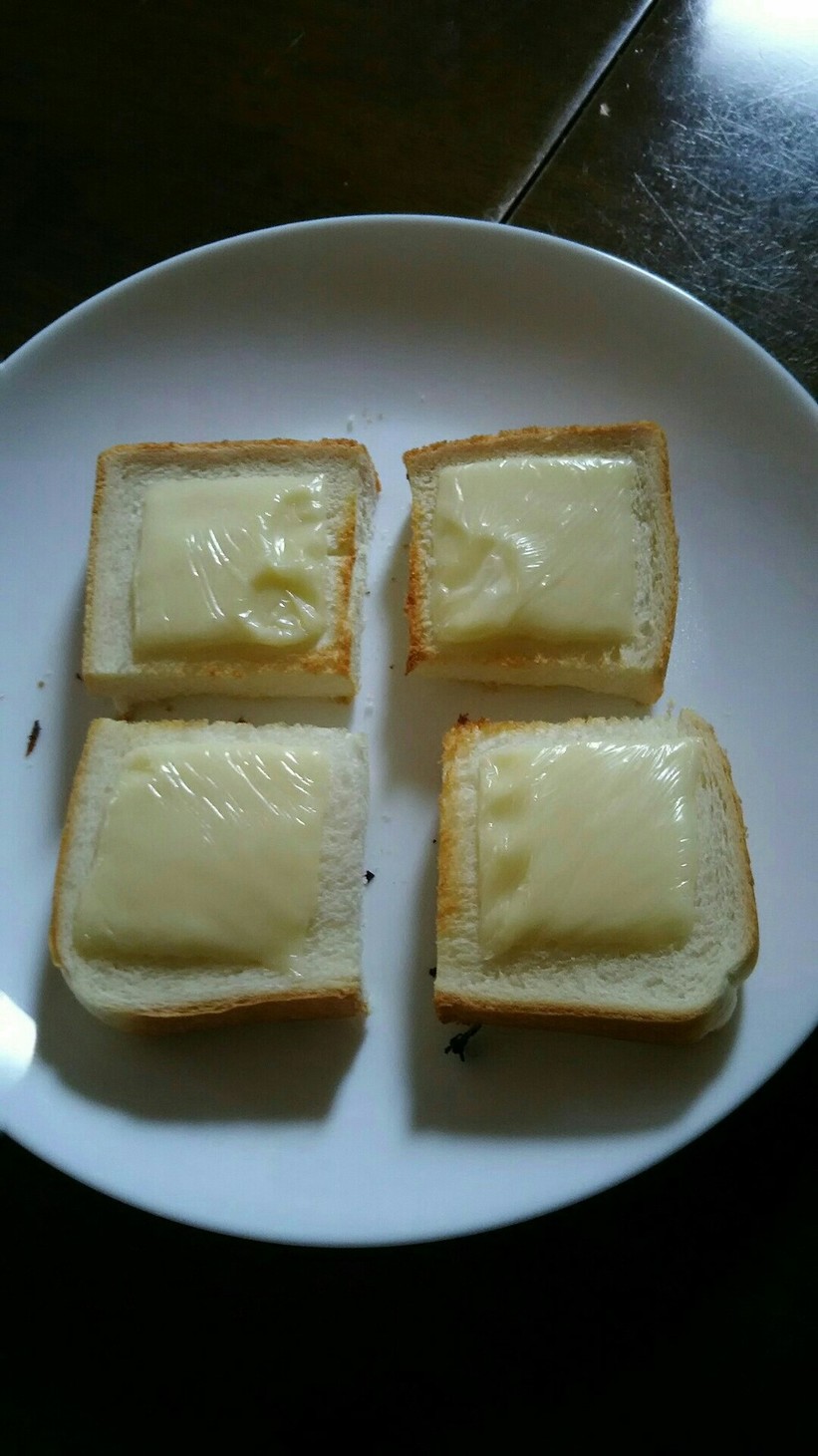 子どもが食べやすいチーズトーストの画像