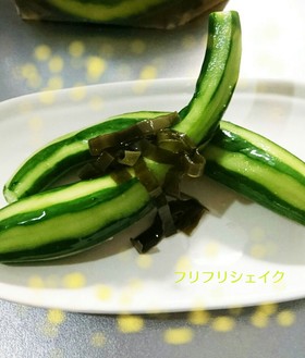 主役は昆布?きゅうりの一本漬け☆☆