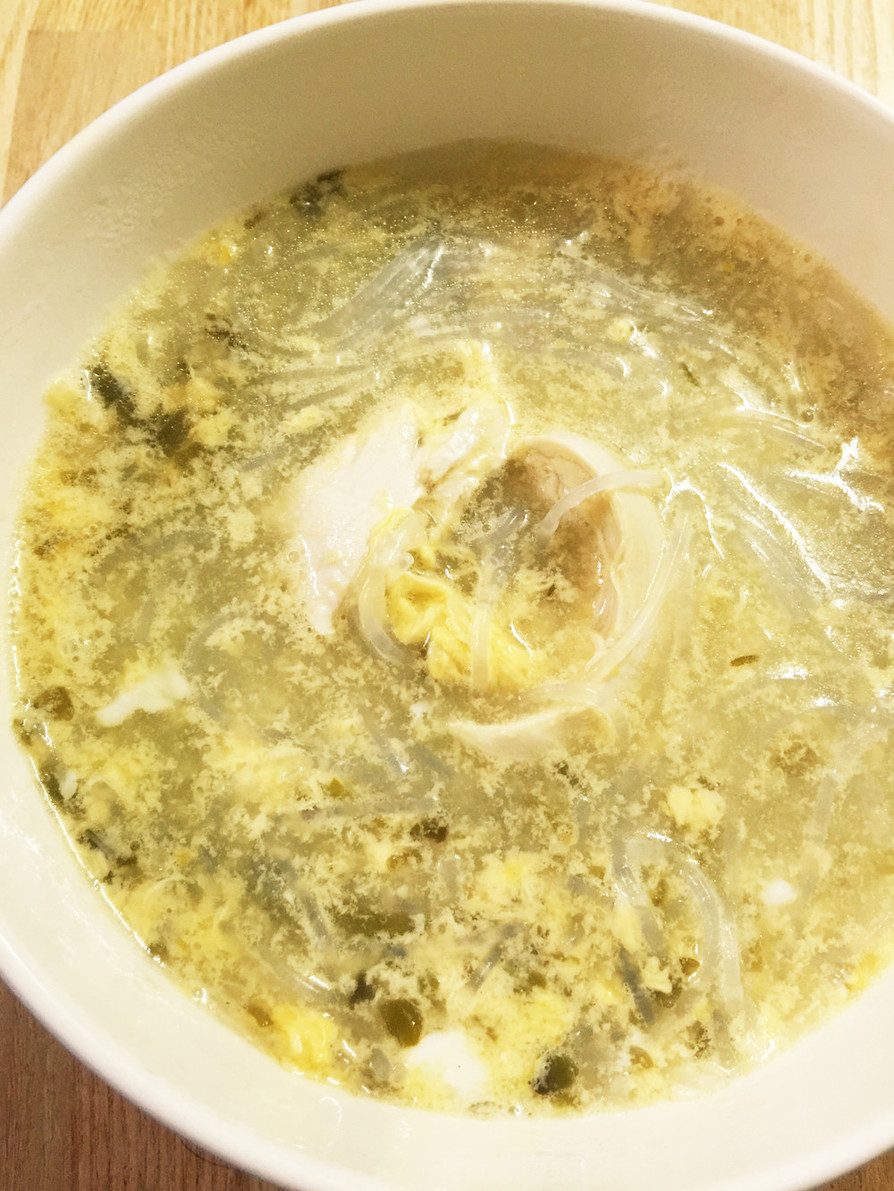 【痛風対策】めかぶと鶏肉と春雨のスープの画像