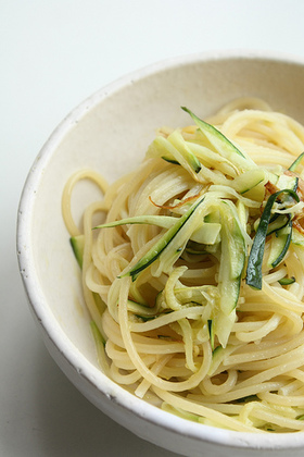 簡単パスタ:ズッキーニスパゲッティー